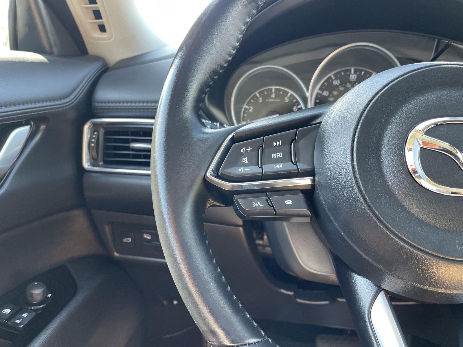 Vehicle photo 13