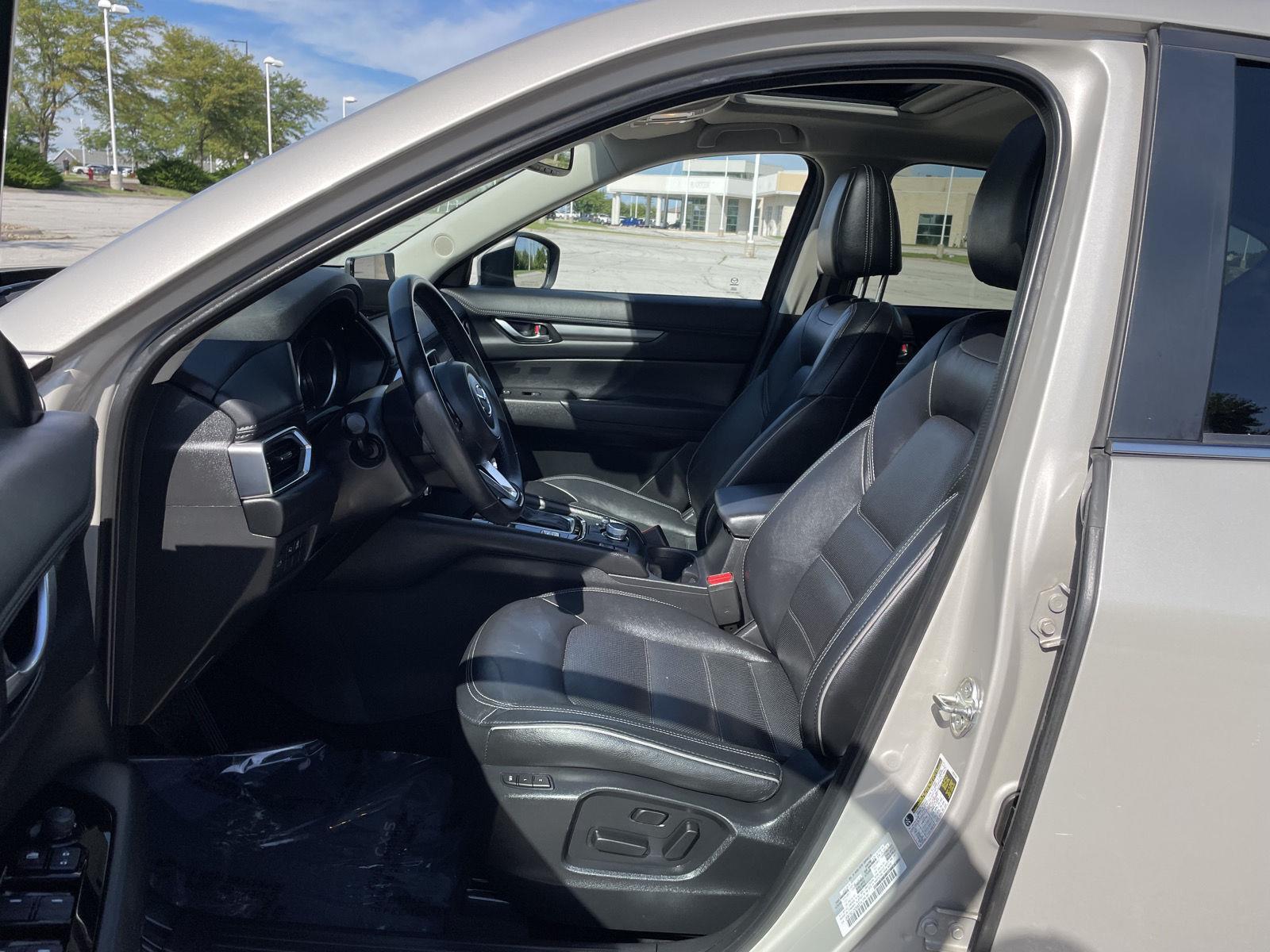 Vehicle photo 17