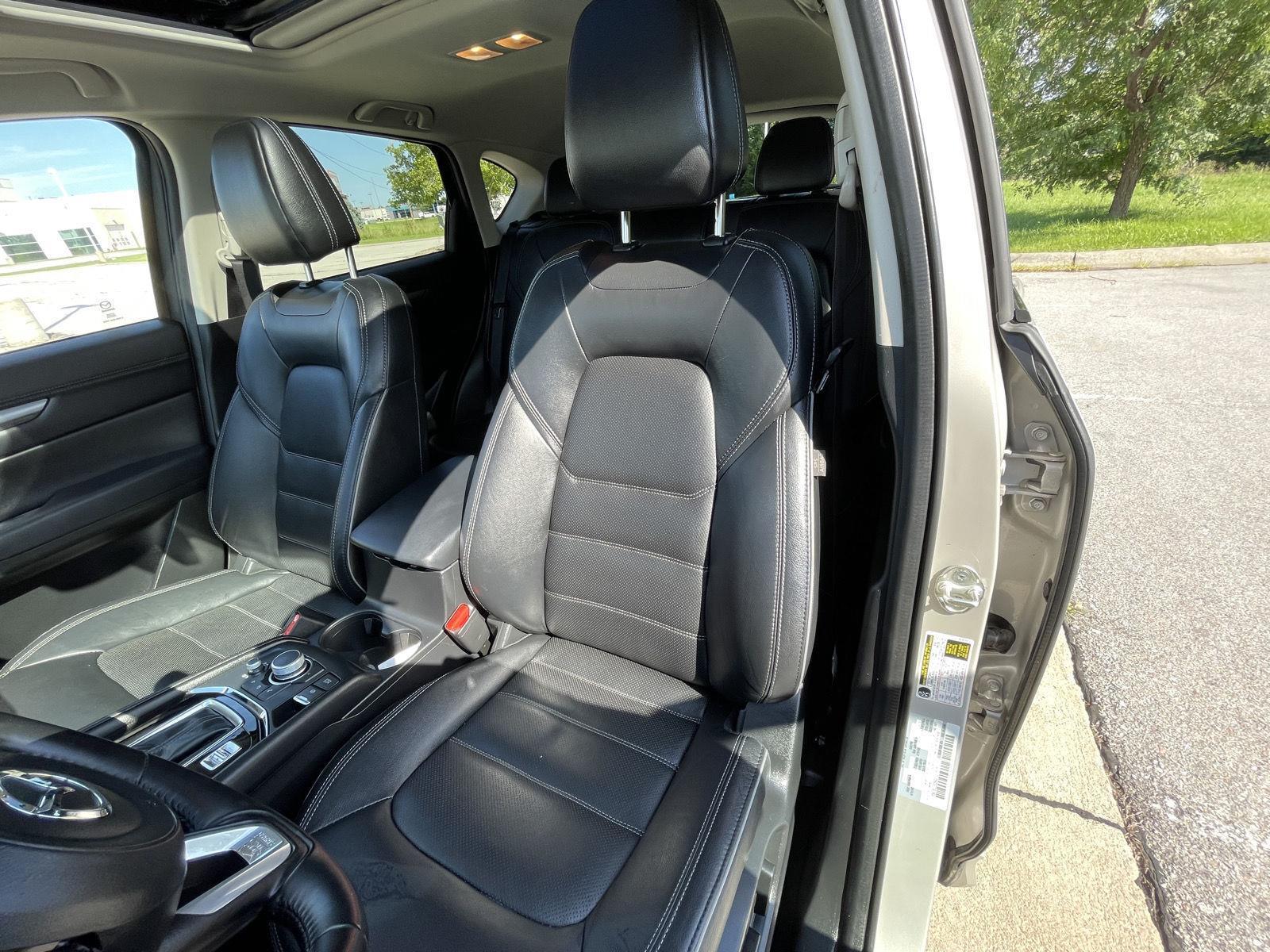 Vehicle photo 18