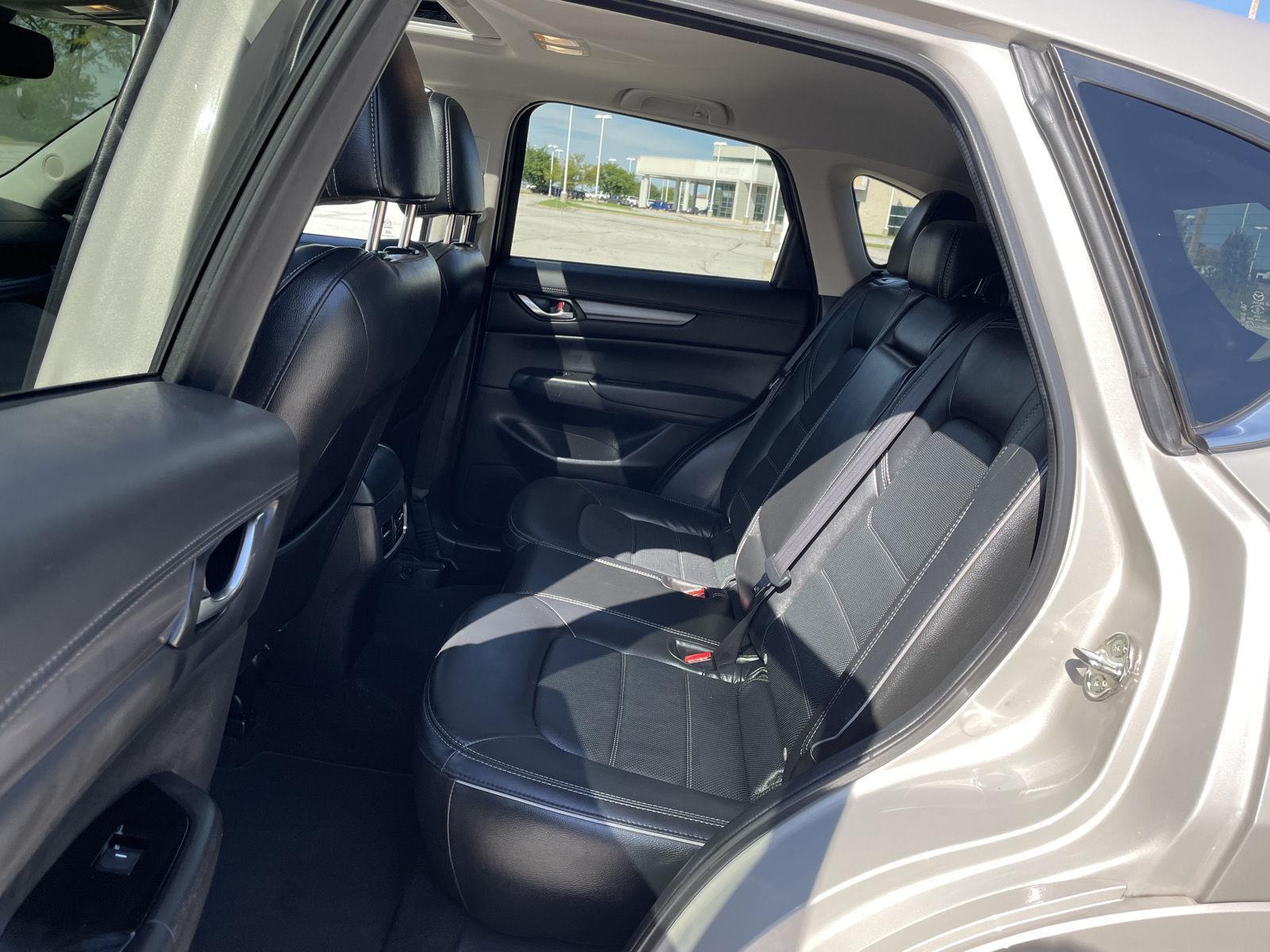 Vehicle photo 20