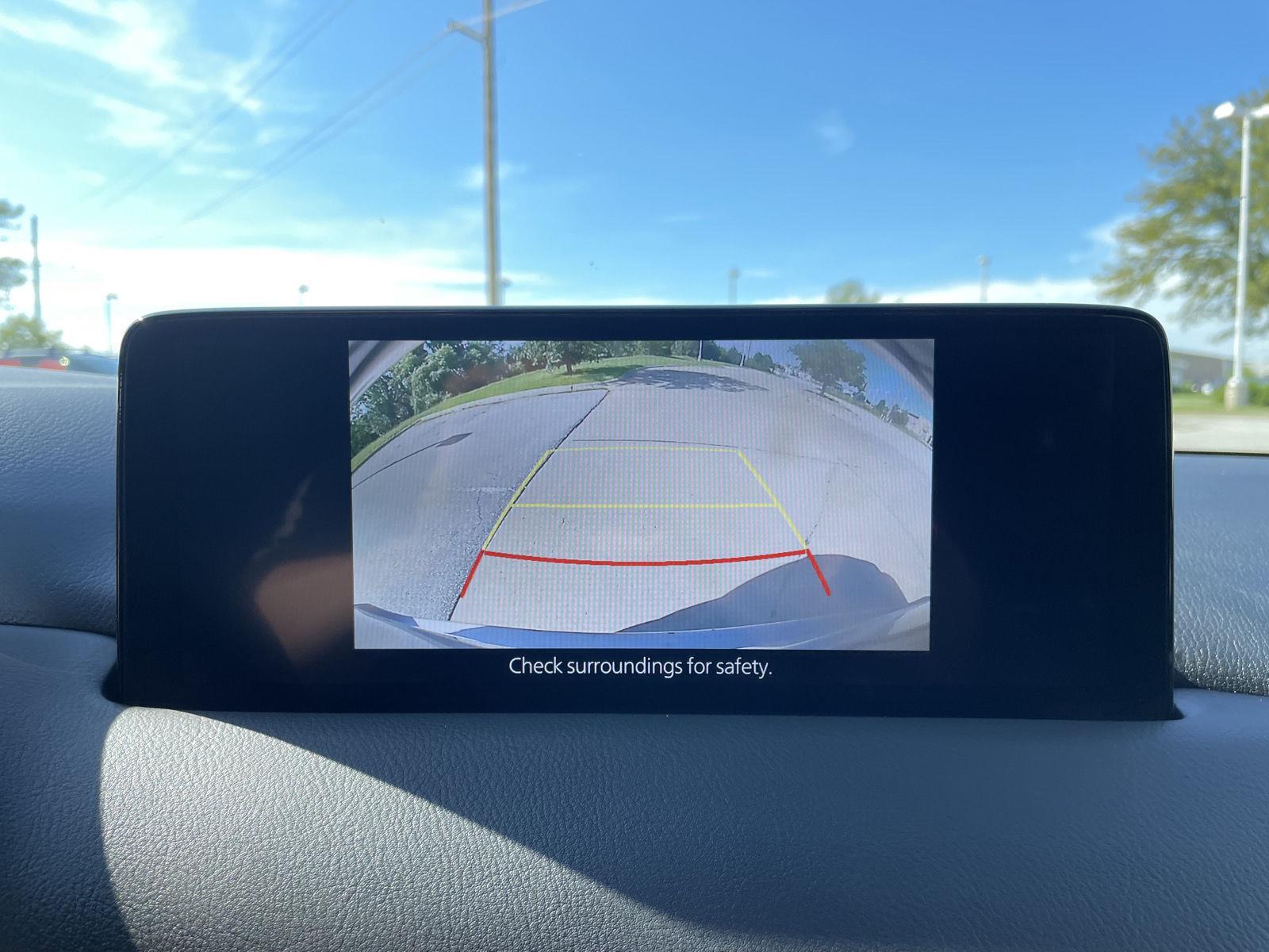 Vehicle photo 23