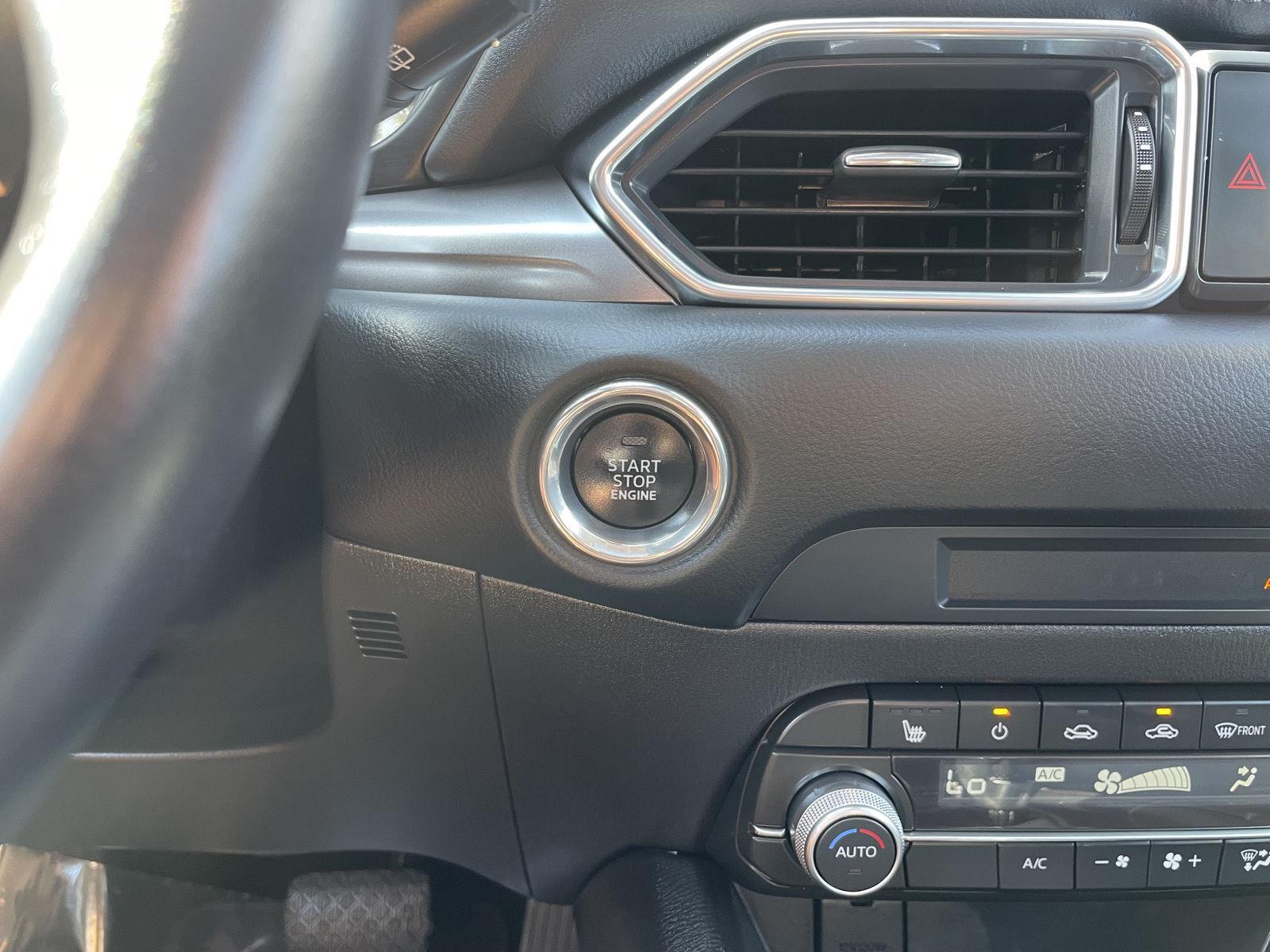 Vehicle photo 24