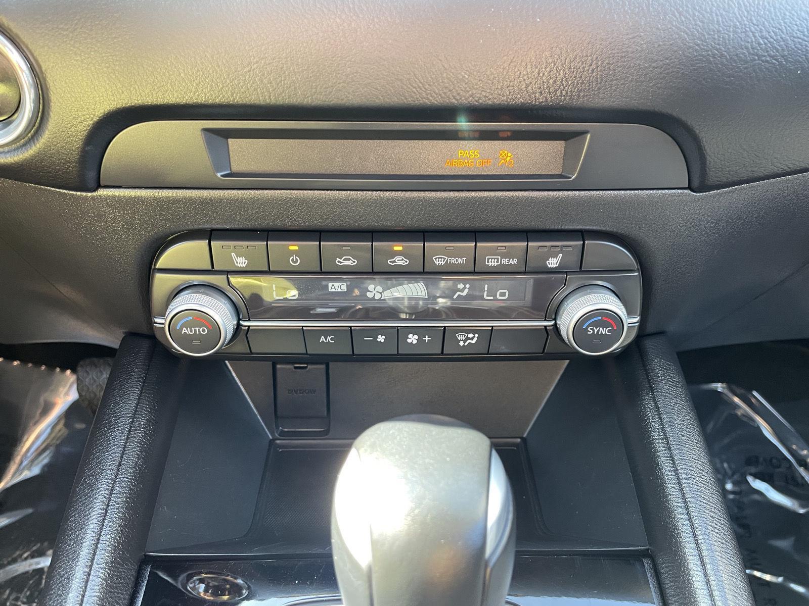 Vehicle photo 25