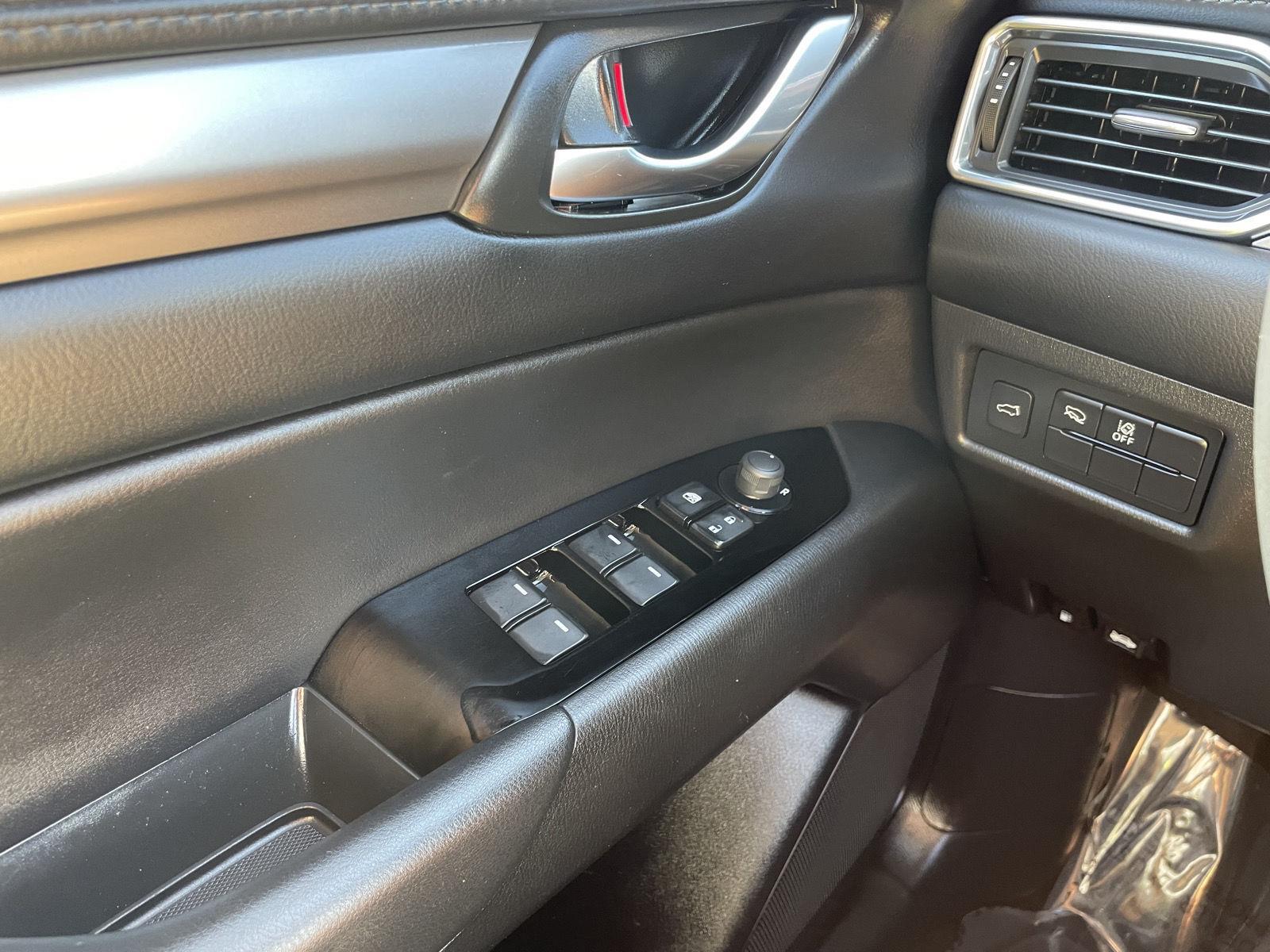 Vehicle photo 27