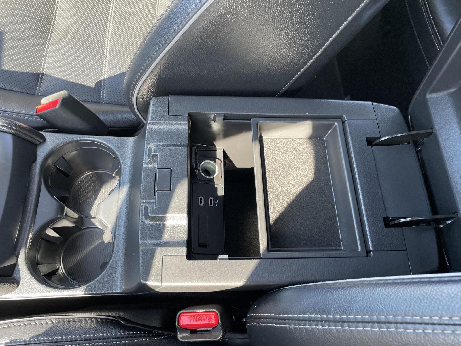 Vehicle photo 29
