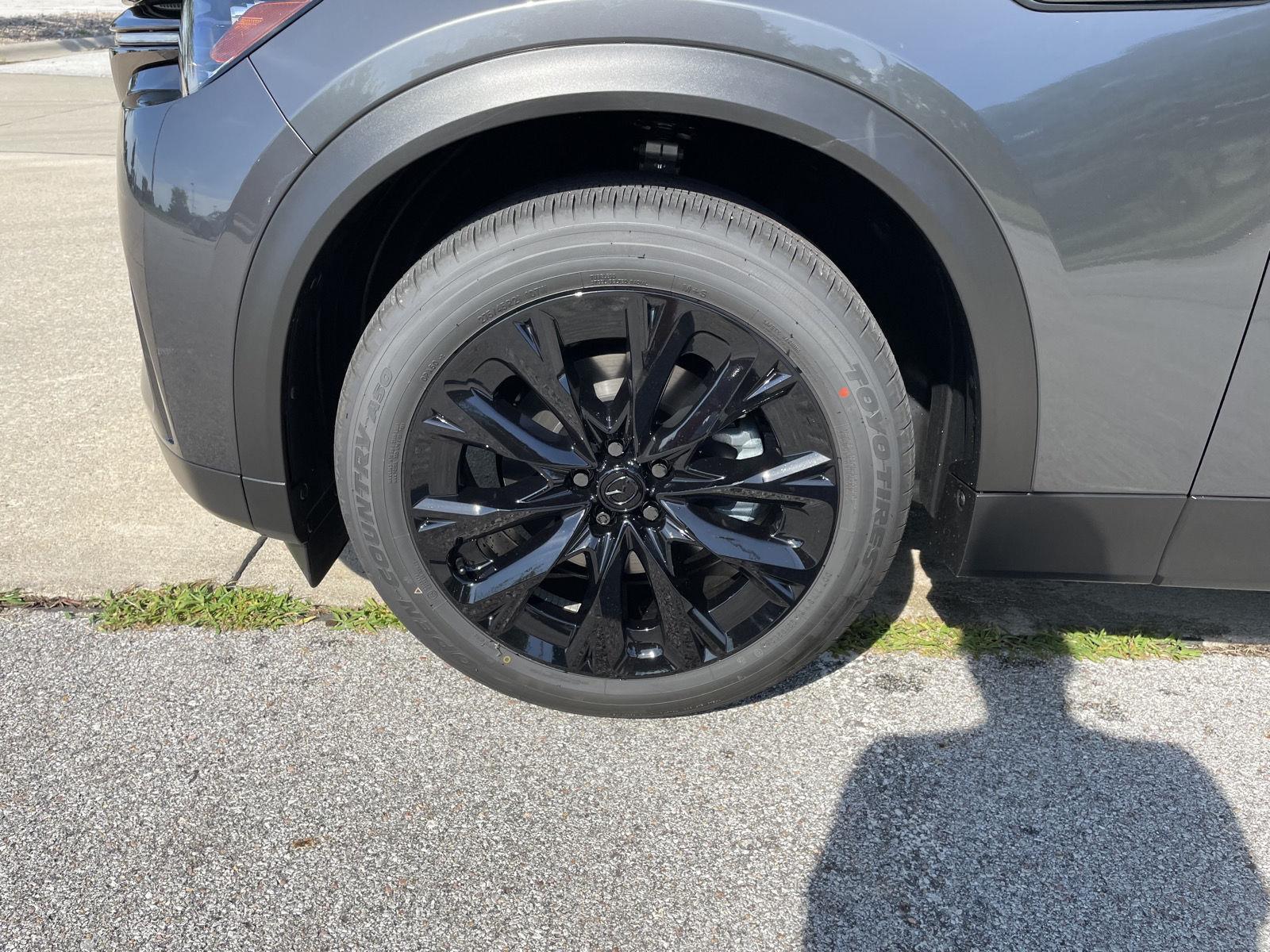 Vehicle photo 10
