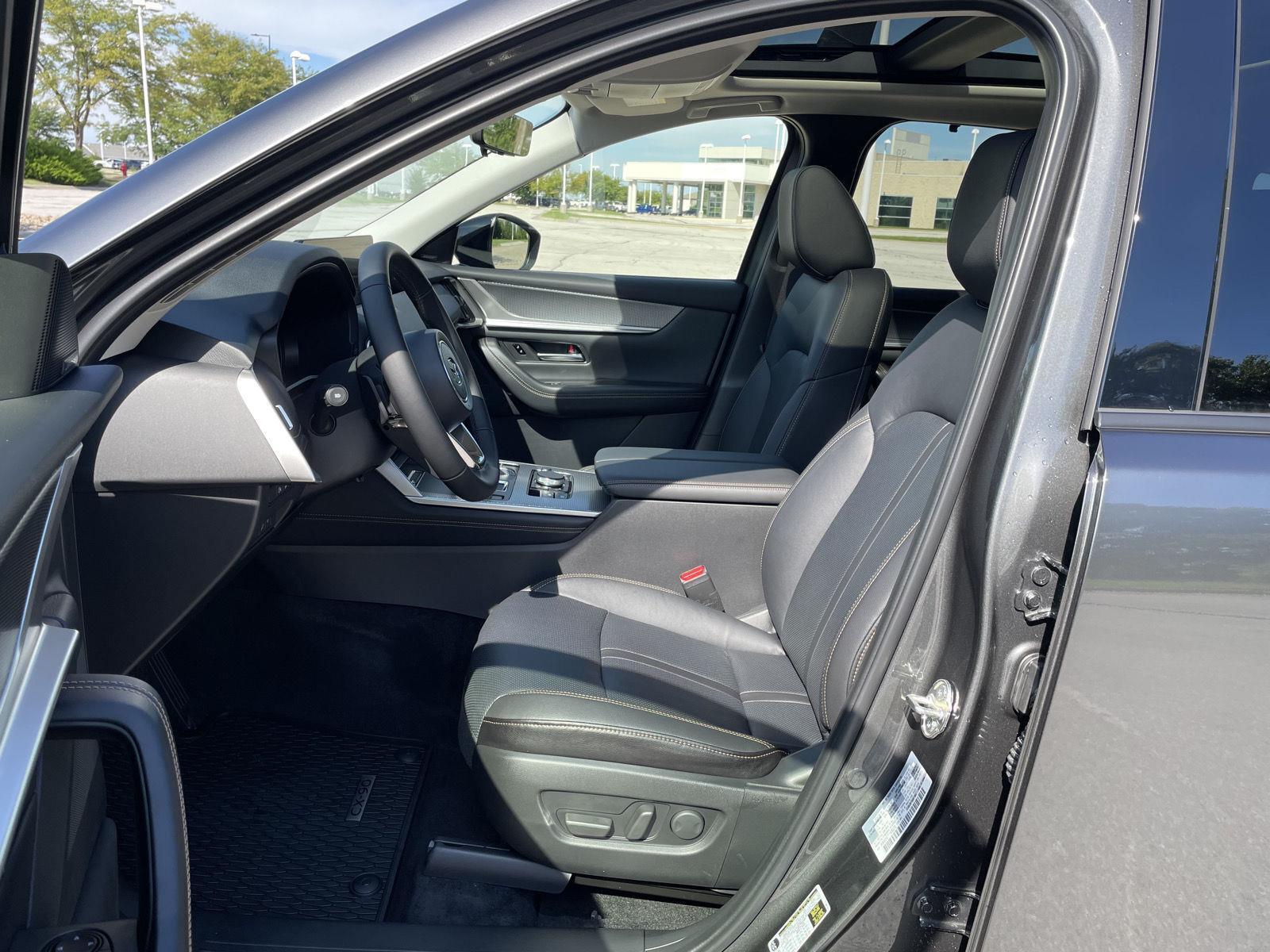 Vehicle photo 16