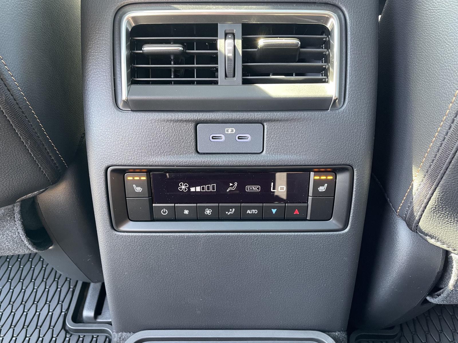 Vehicle photo 20