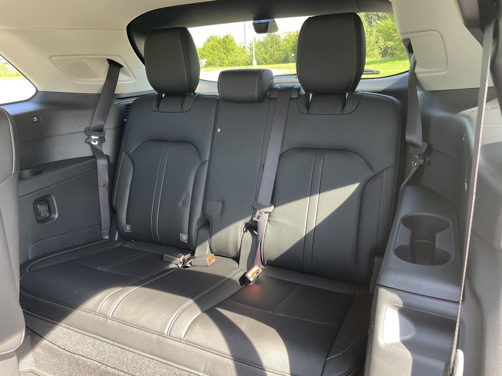 Vehicle photo 21