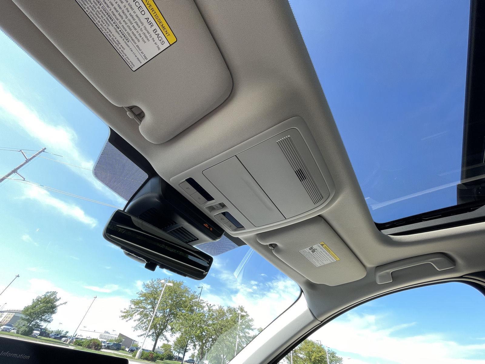 Vehicle photo 22