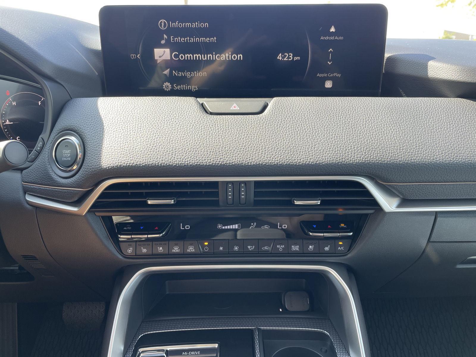 Vehicle photo 24