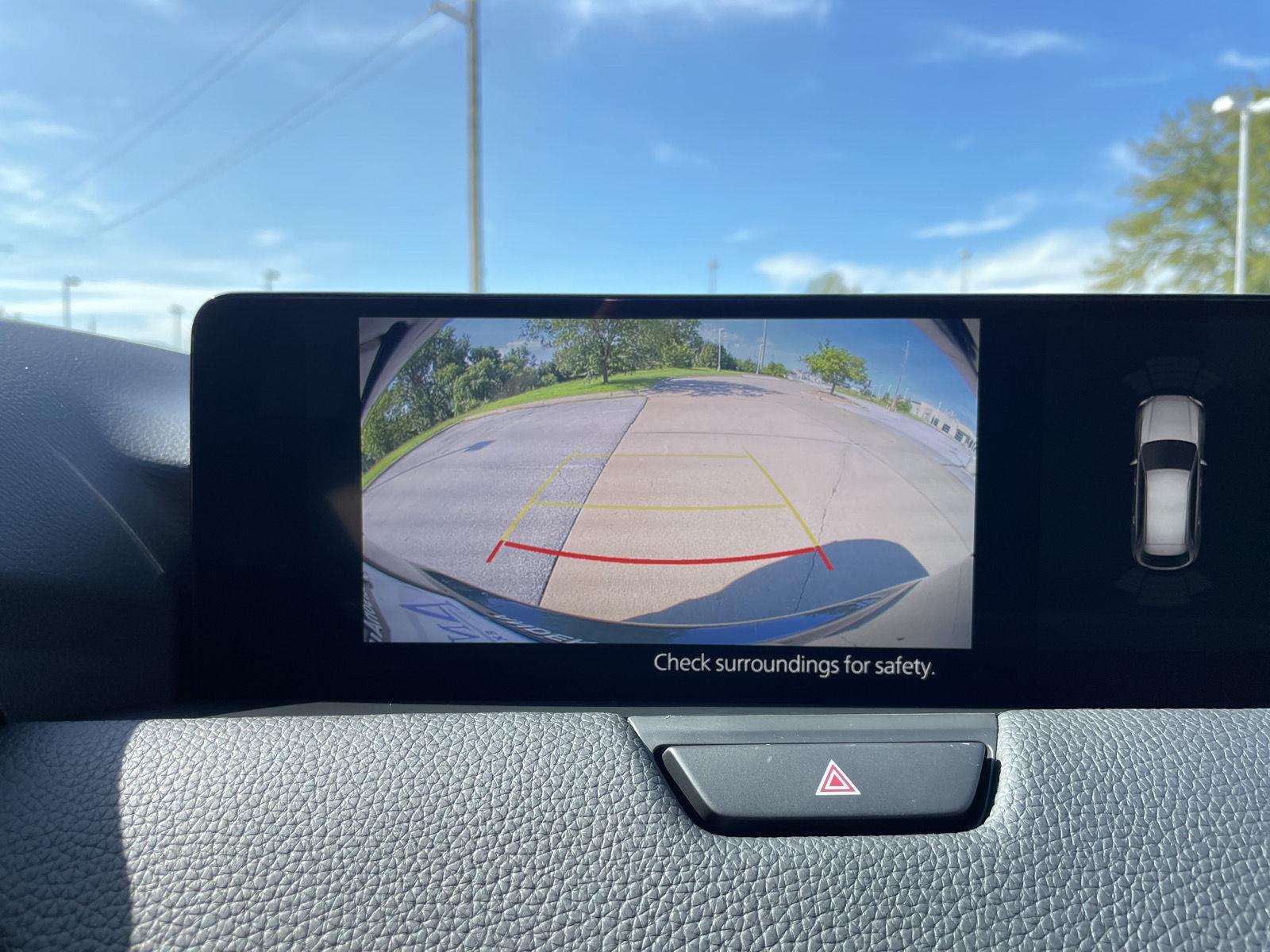 Vehicle photo 25