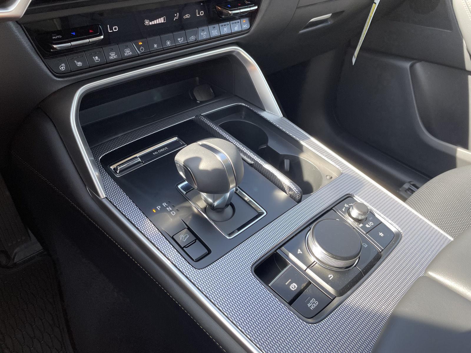 Vehicle photo 33