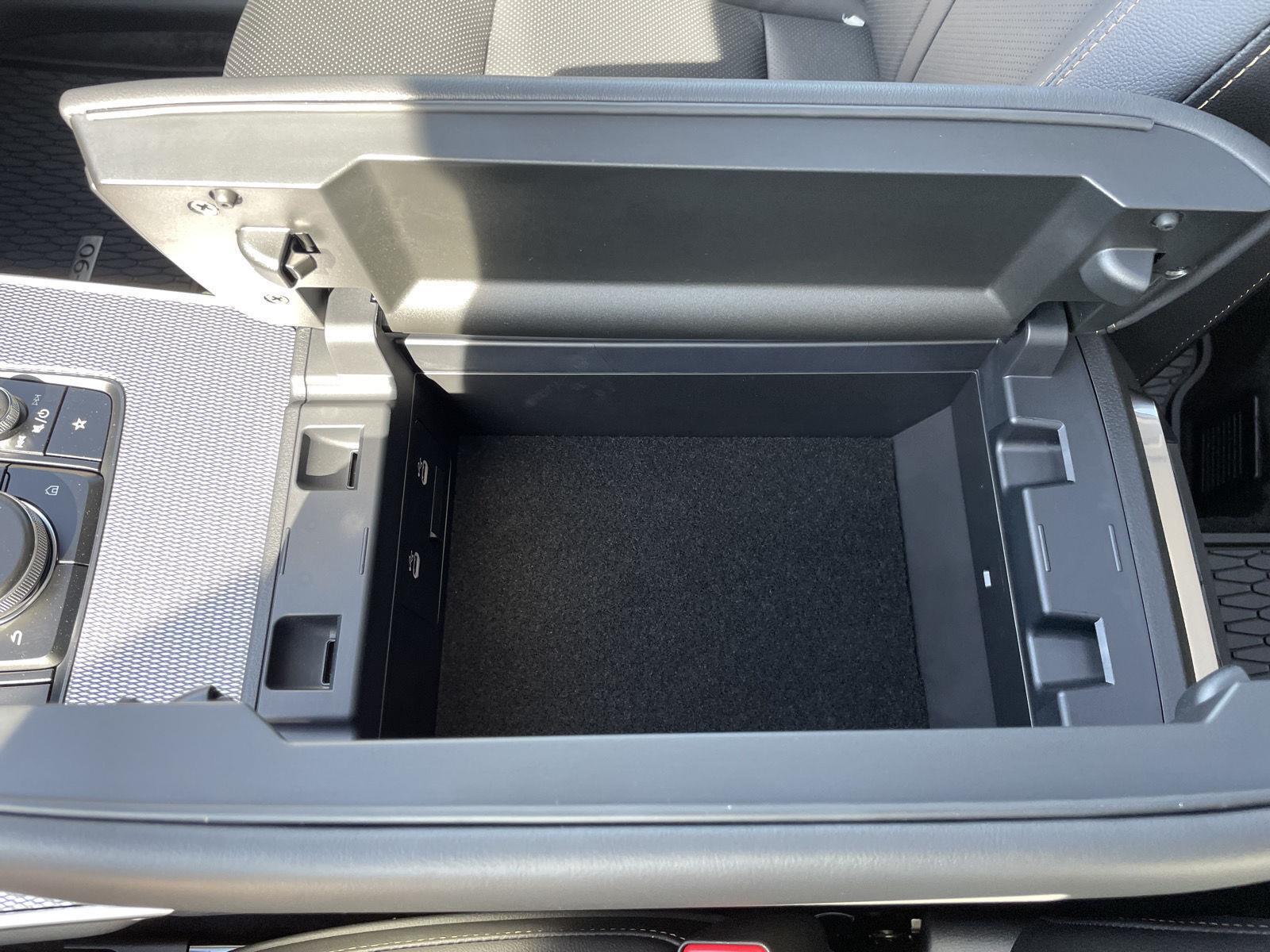 Vehicle photo 34