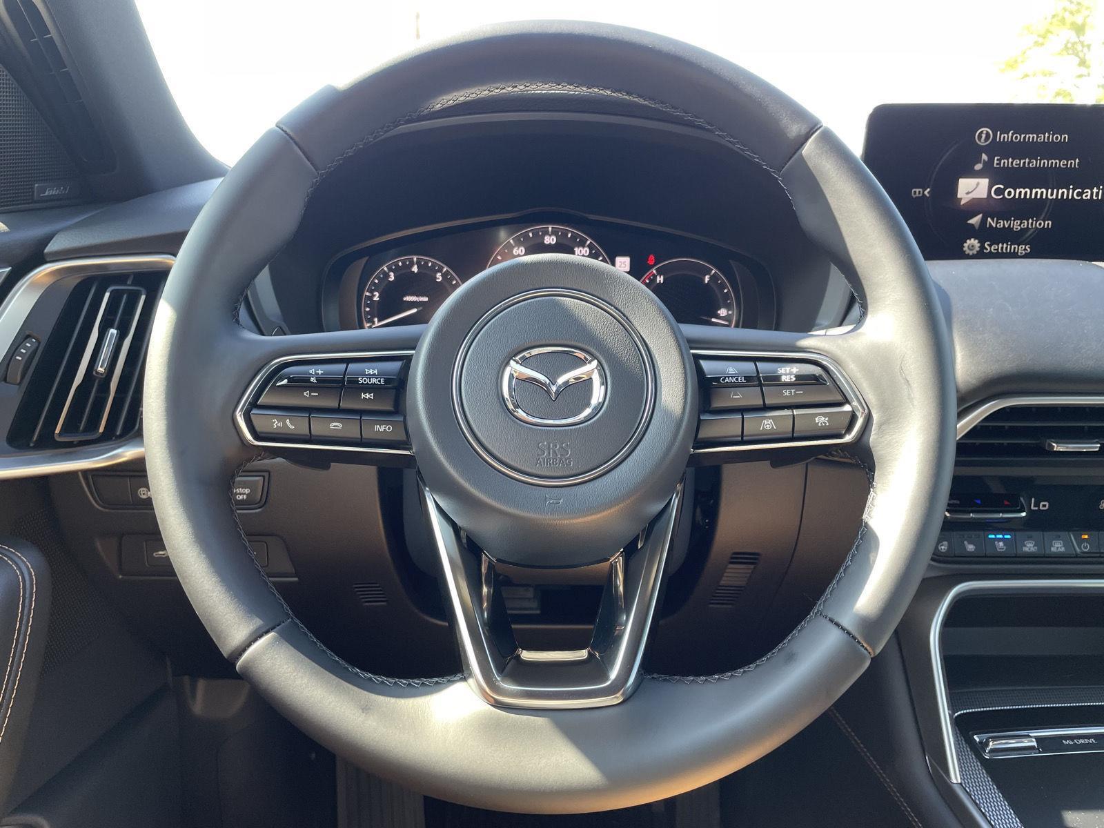 Vehicle photo 11
