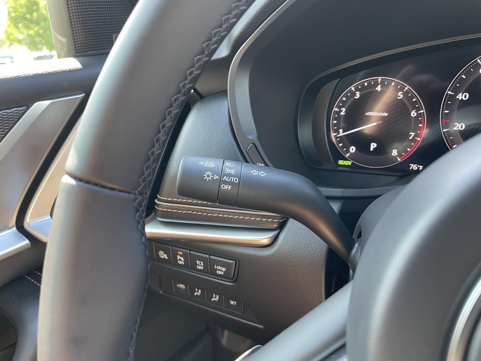 Vehicle photo 15