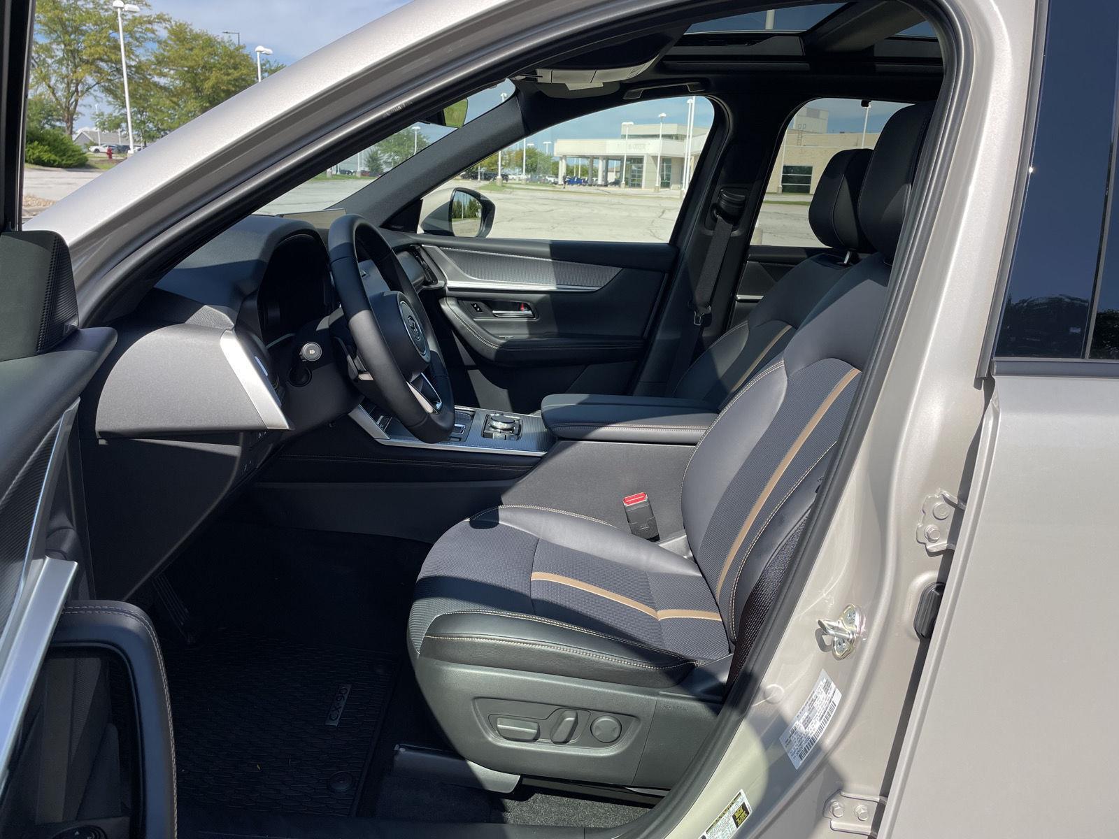 Vehicle photo 16