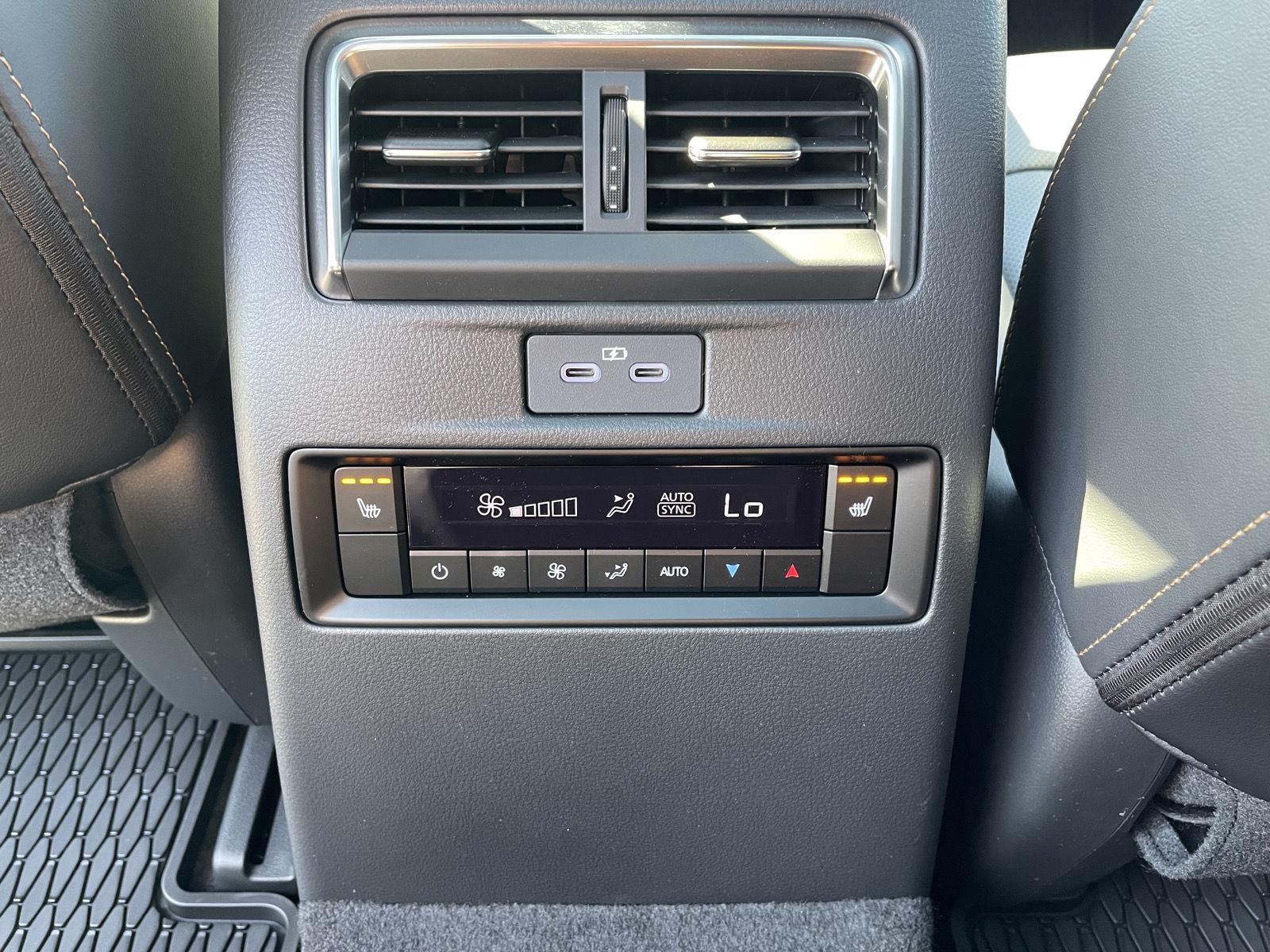 Vehicle photo 20