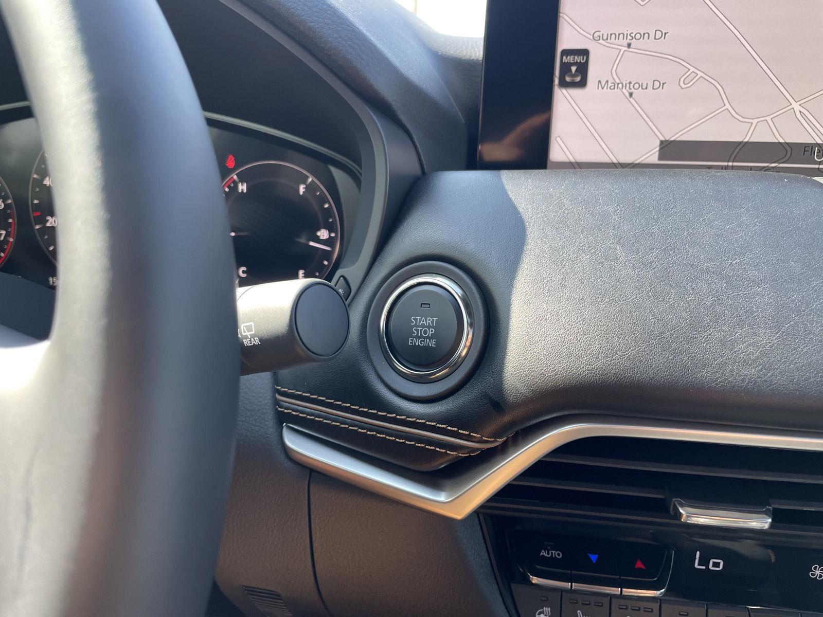 Vehicle photo 28