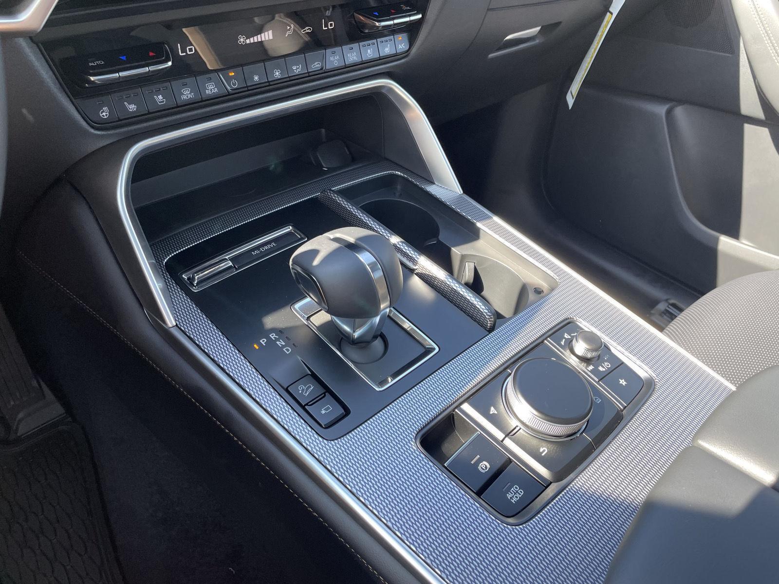 Vehicle photo 34