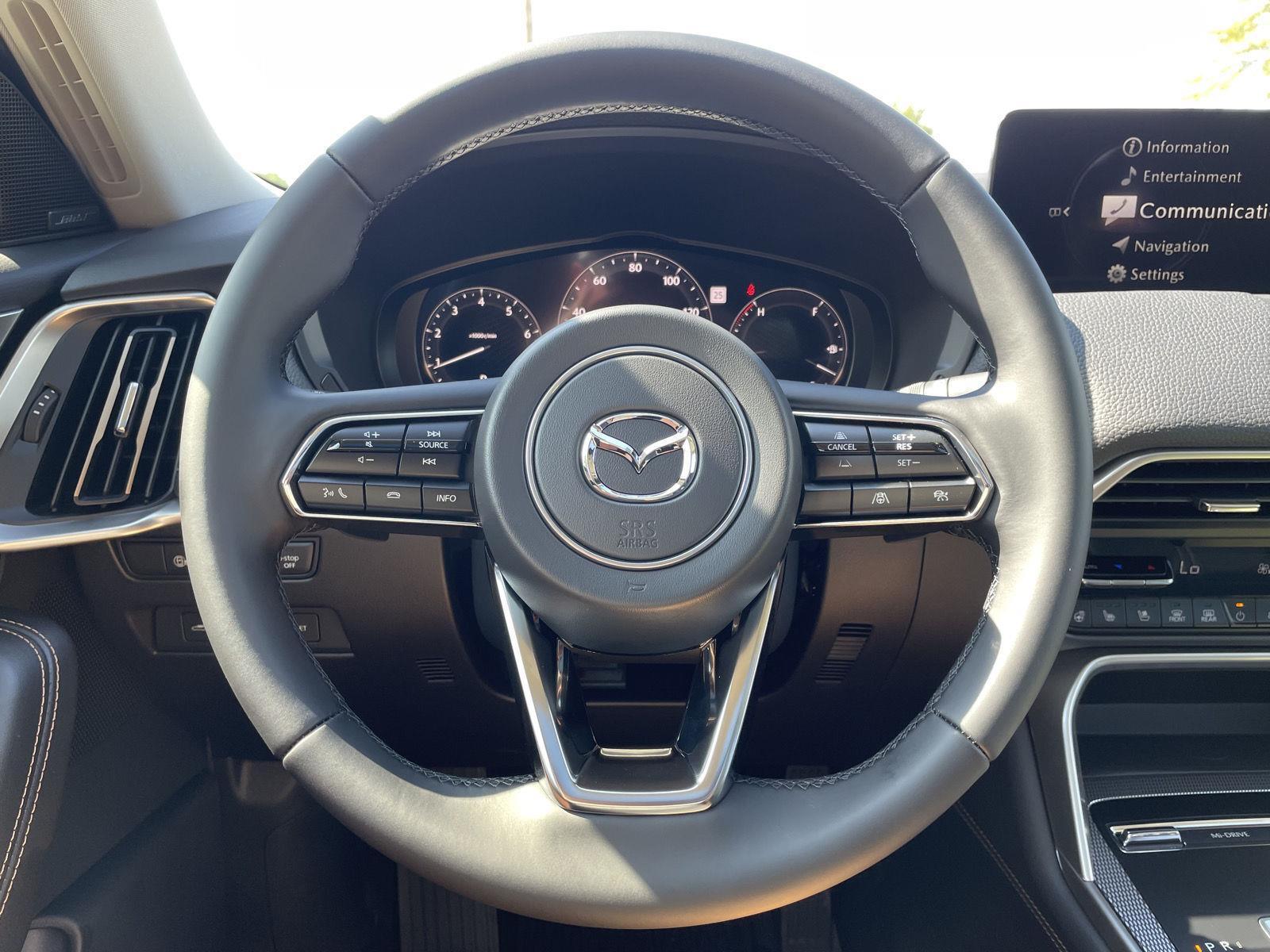 Vehicle photo 11
