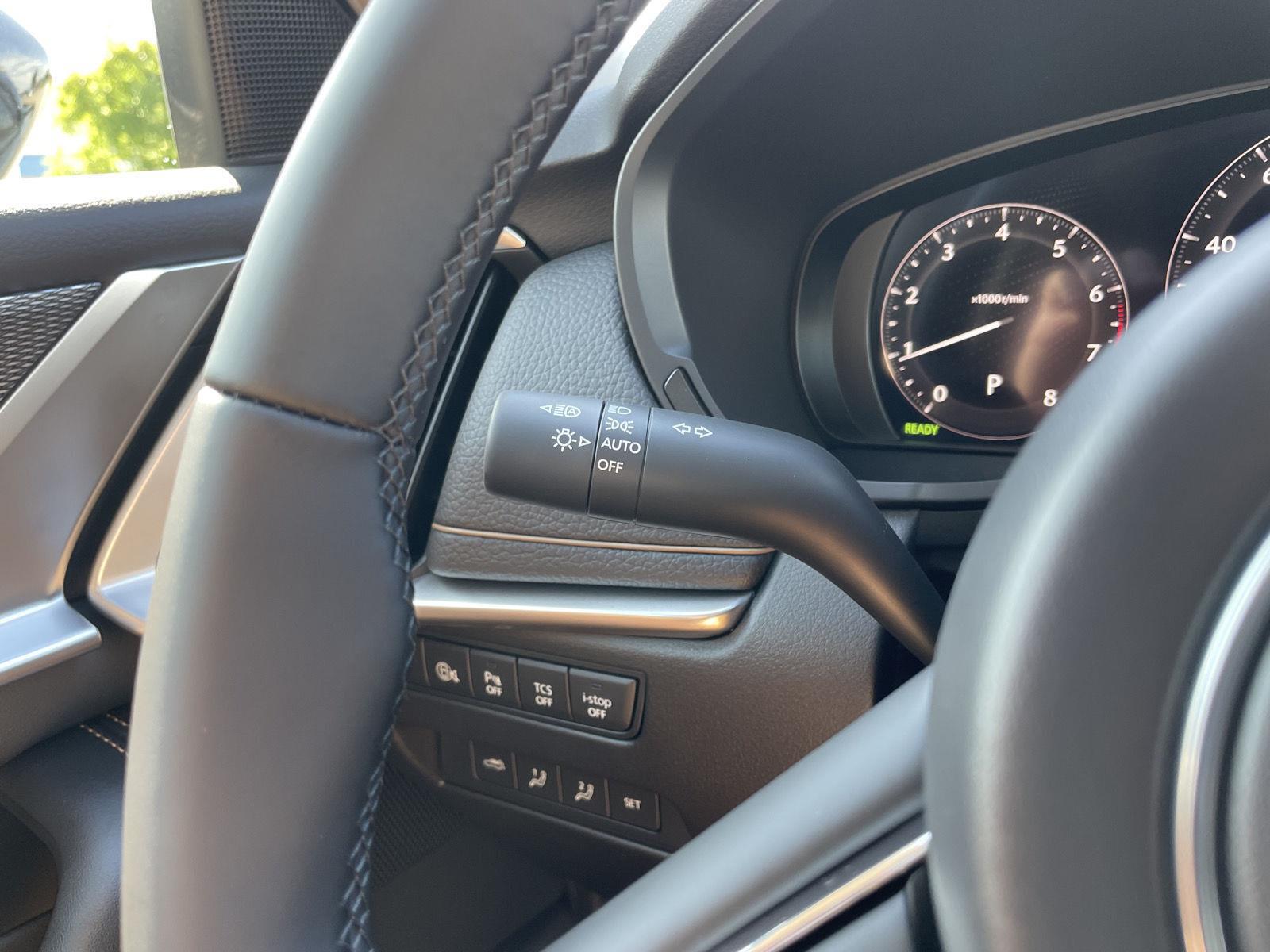 Vehicle photo 15