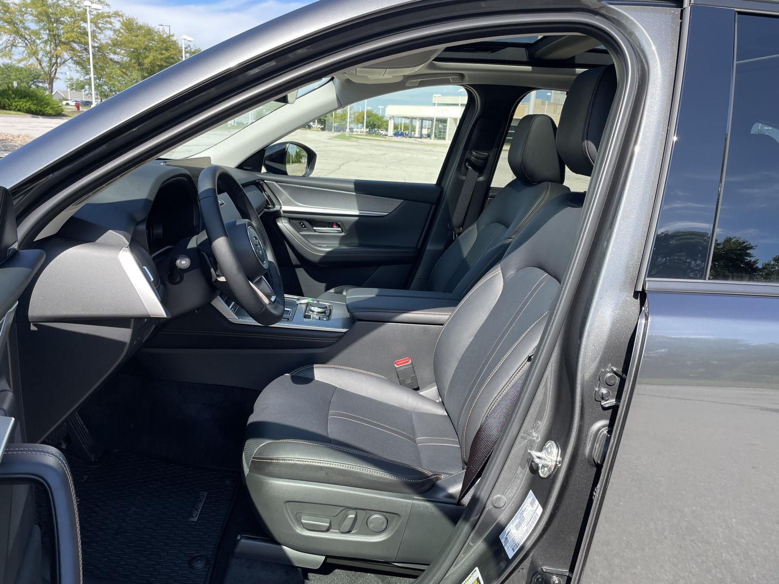 Vehicle photo 16