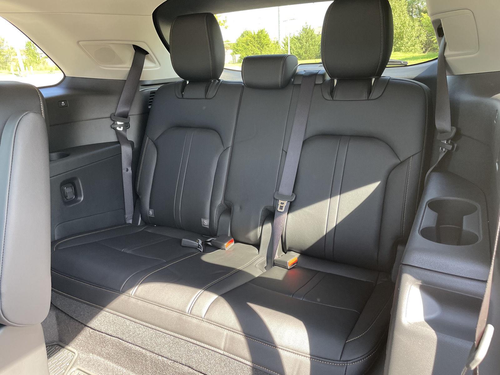 Vehicle photo 21