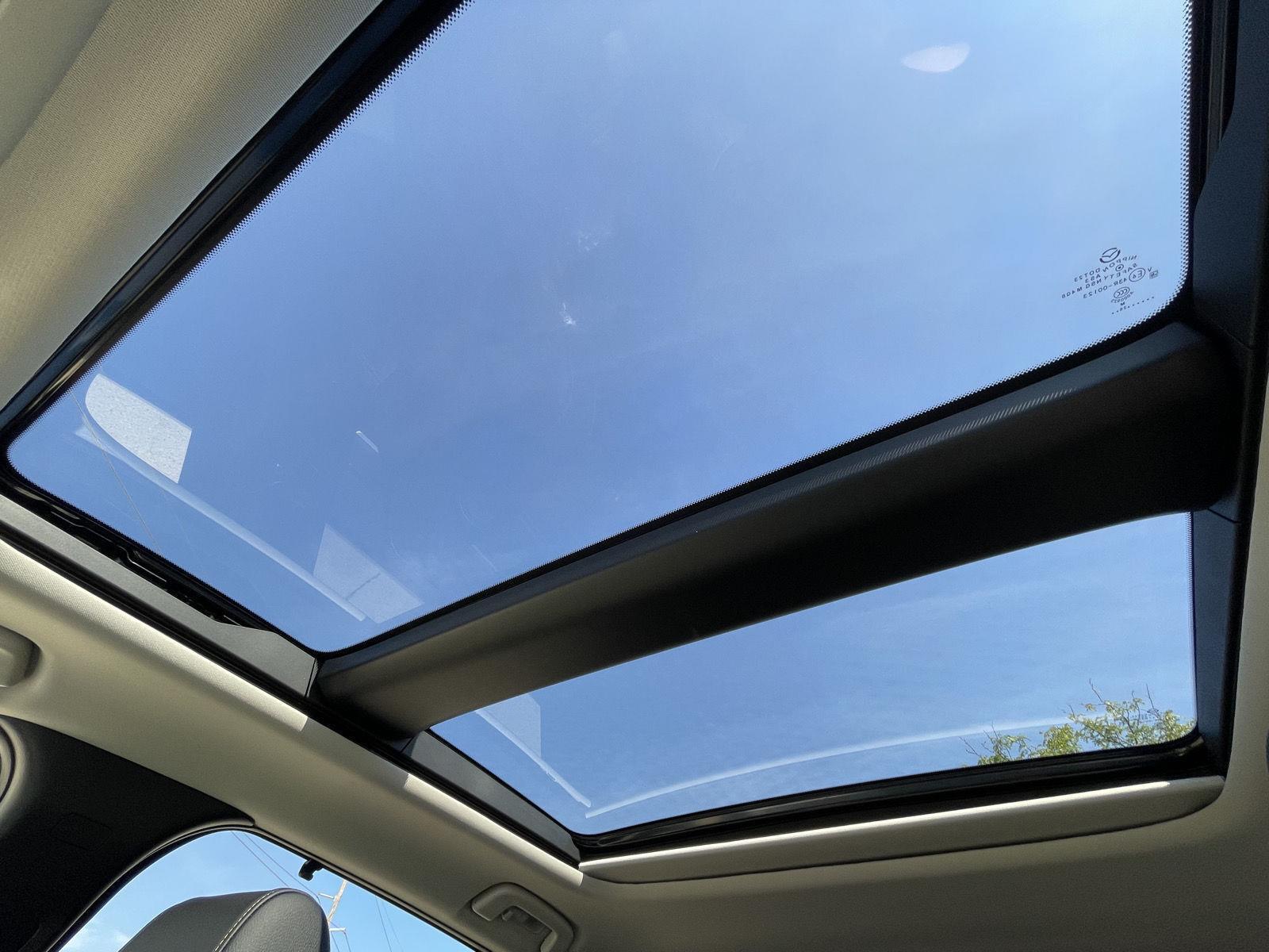 Vehicle photo 23