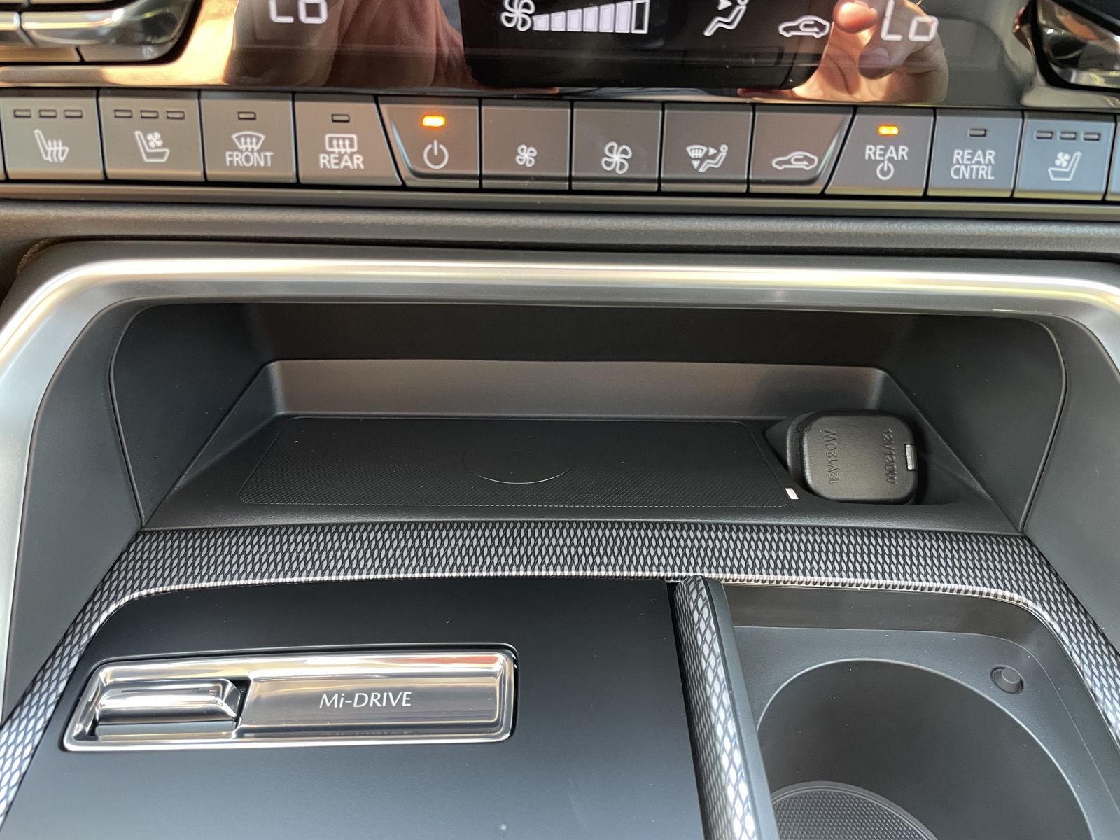 Vehicle photo 31