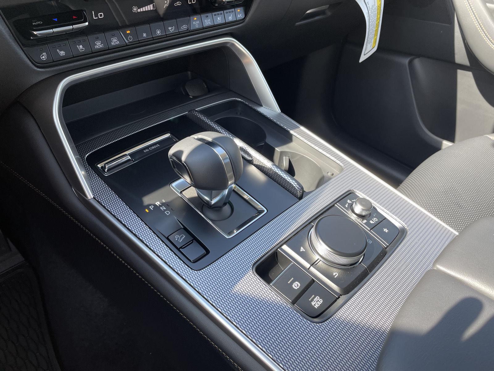 Vehicle photo 33