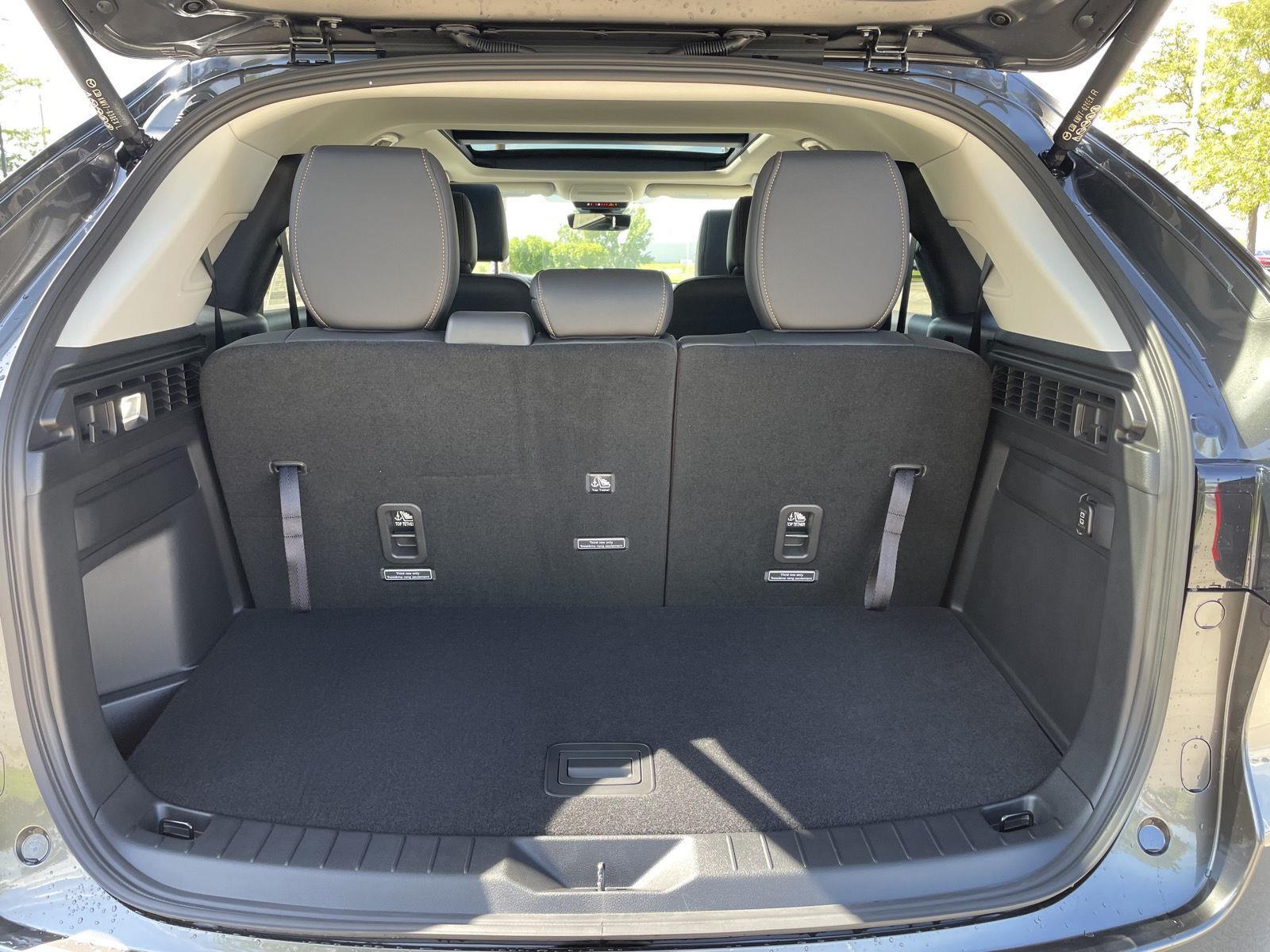 Vehicle photo 38