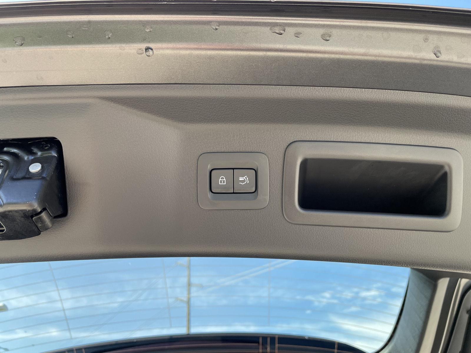 Vehicle photo 39