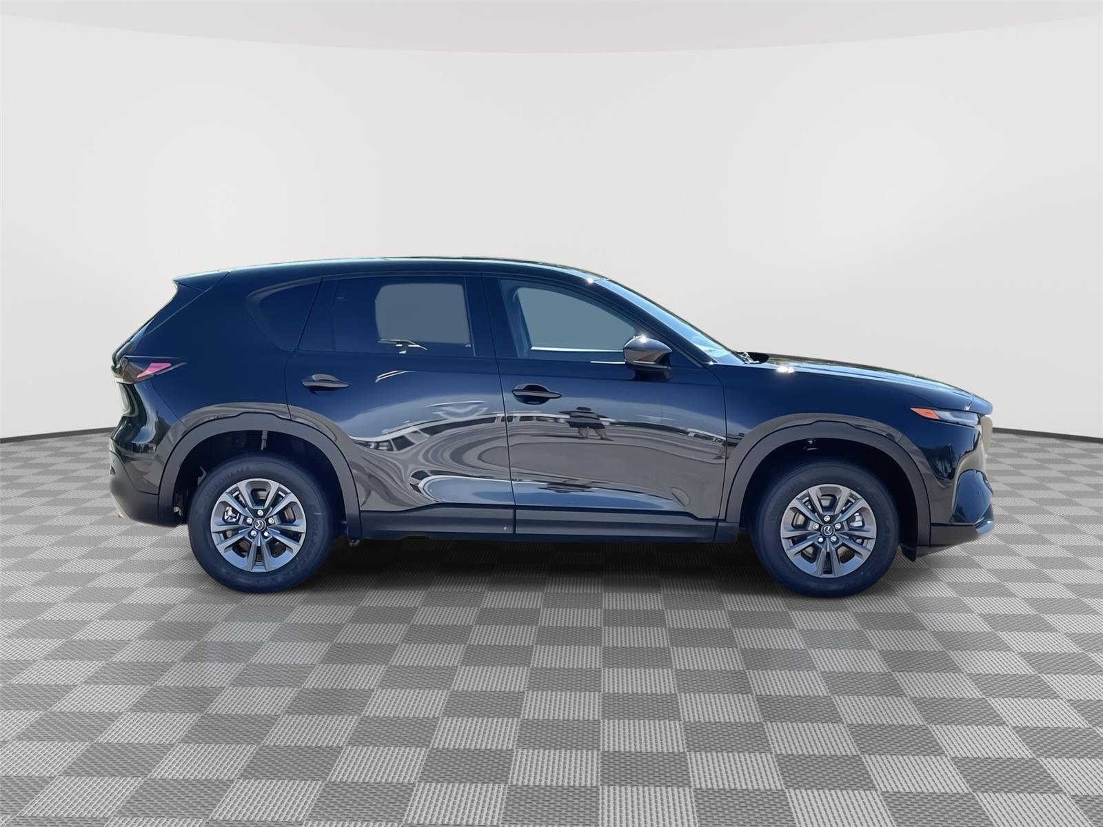 Vehicle photo 6