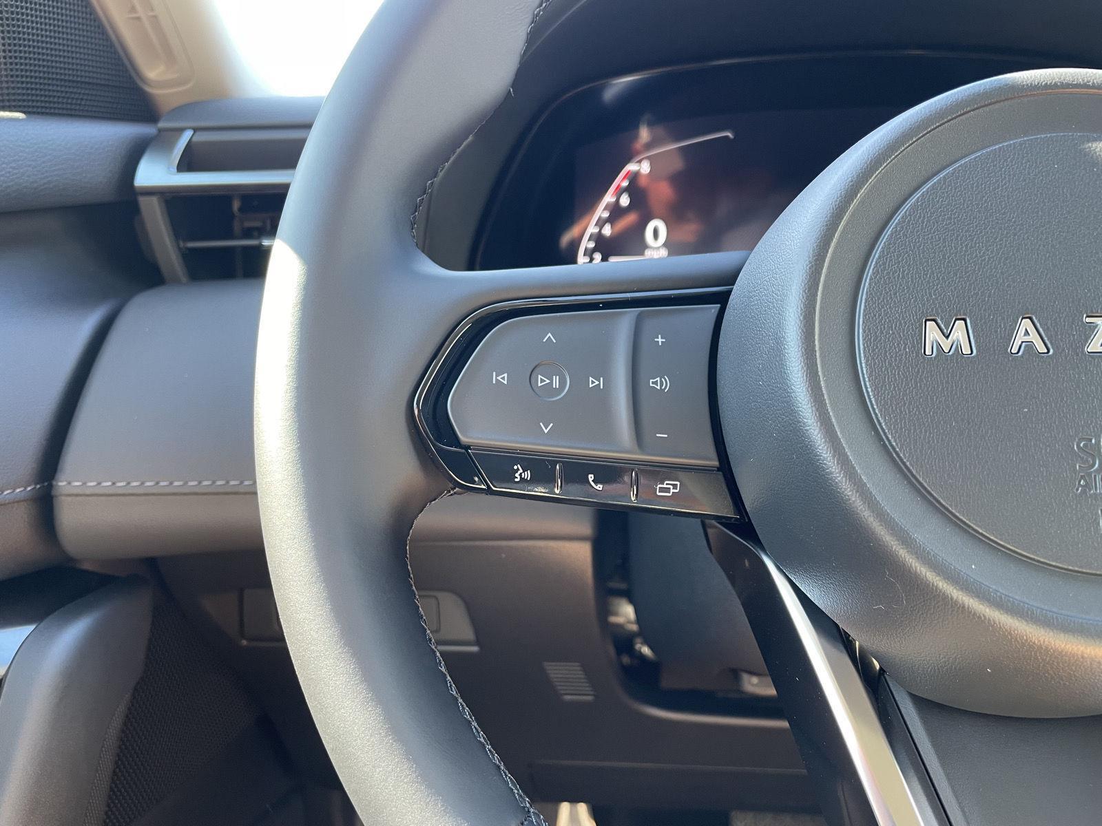 Vehicle photo 12