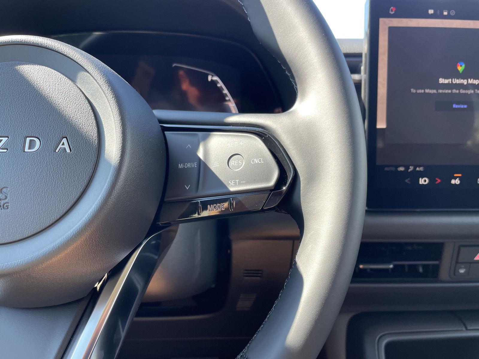 Vehicle photo 13