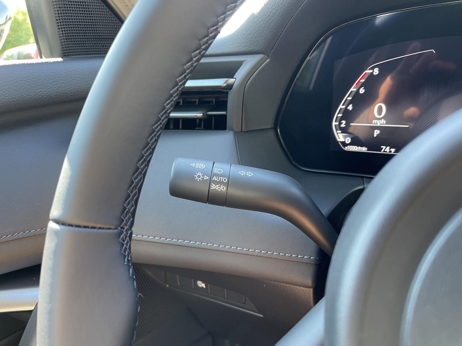Vehicle photo 15