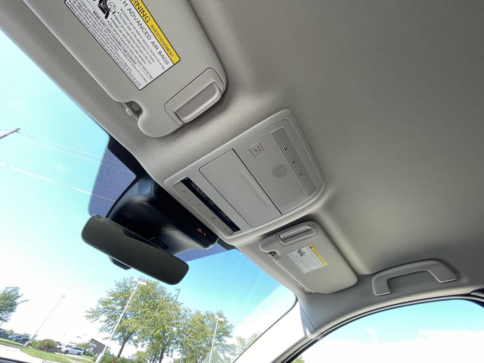 Vehicle photo 20