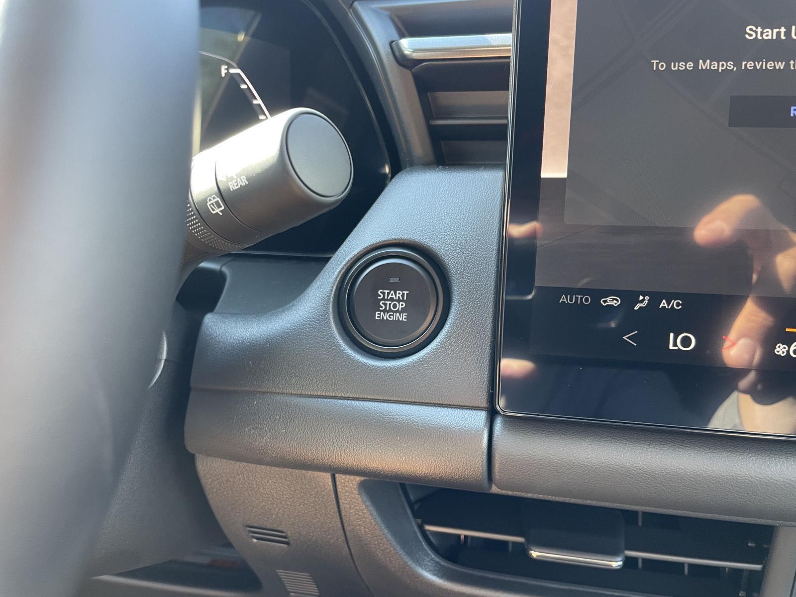 Vehicle photo 23