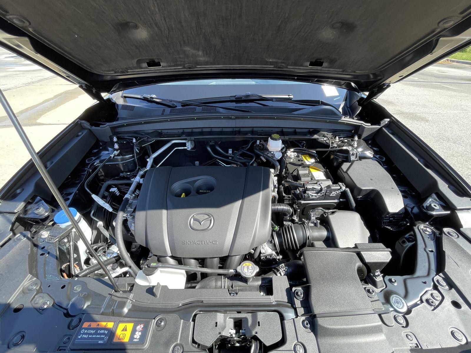 Vehicle photo 30