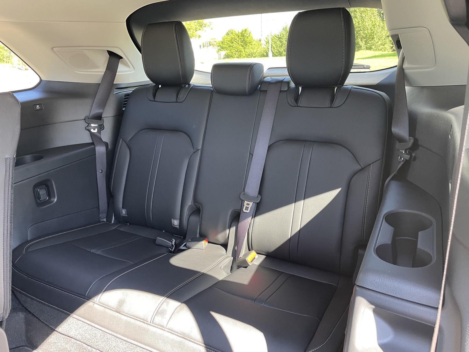 Vehicle photo 21