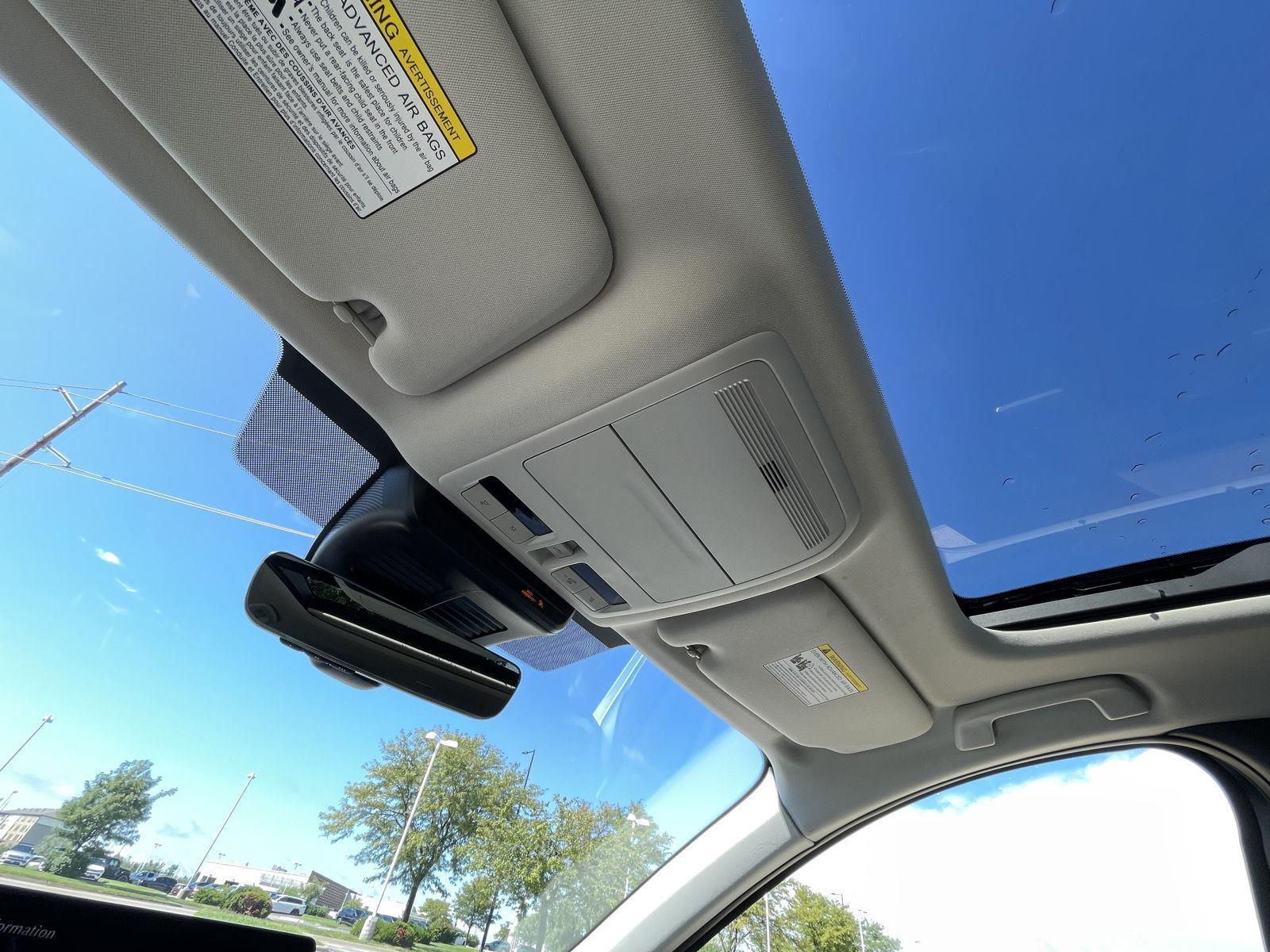 Vehicle photo 22
