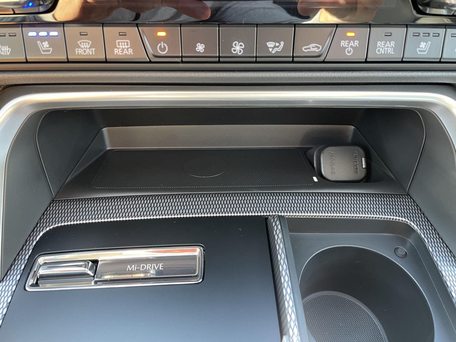 Vehicle photo 31