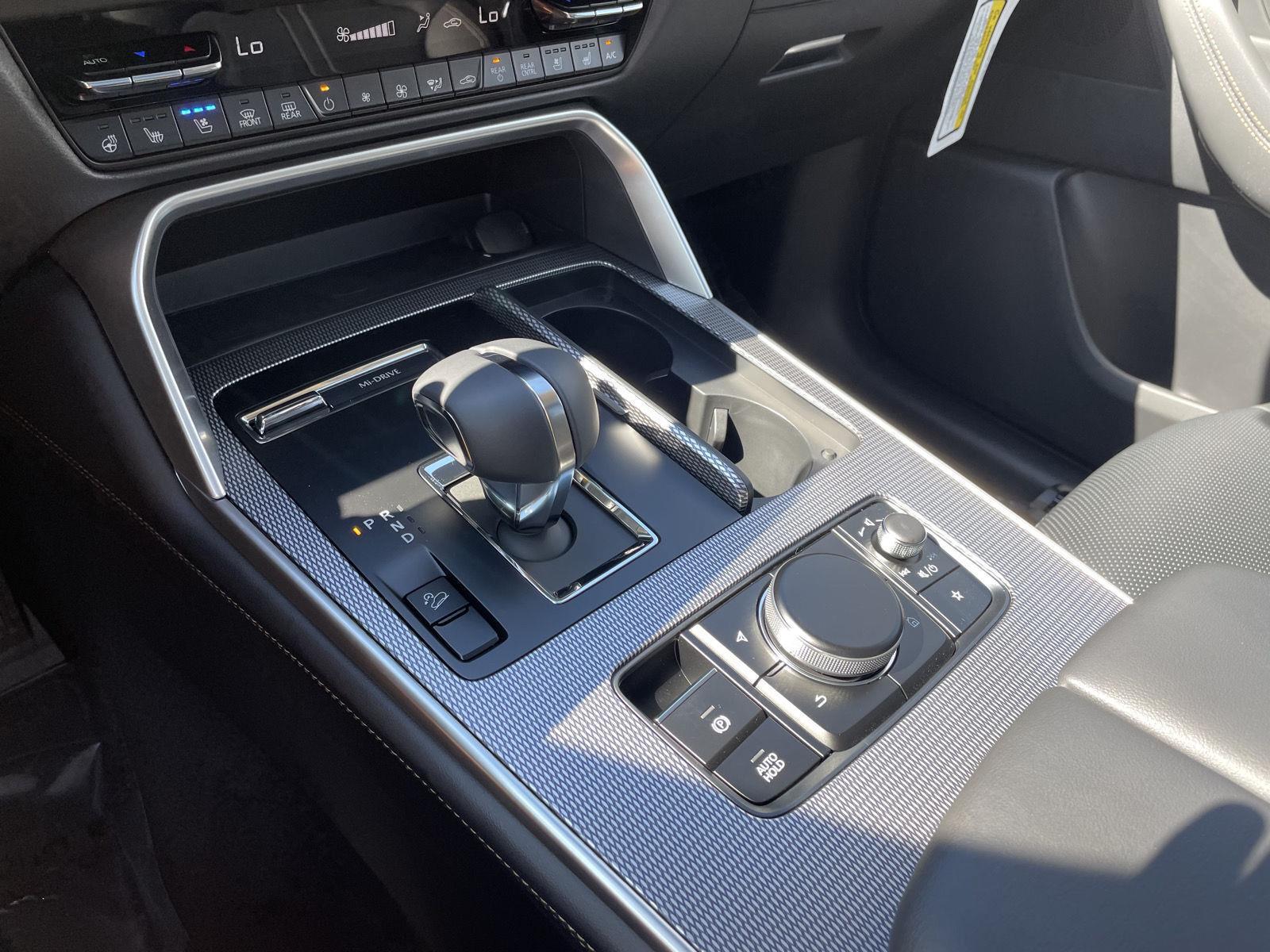 Vehicle photo 33