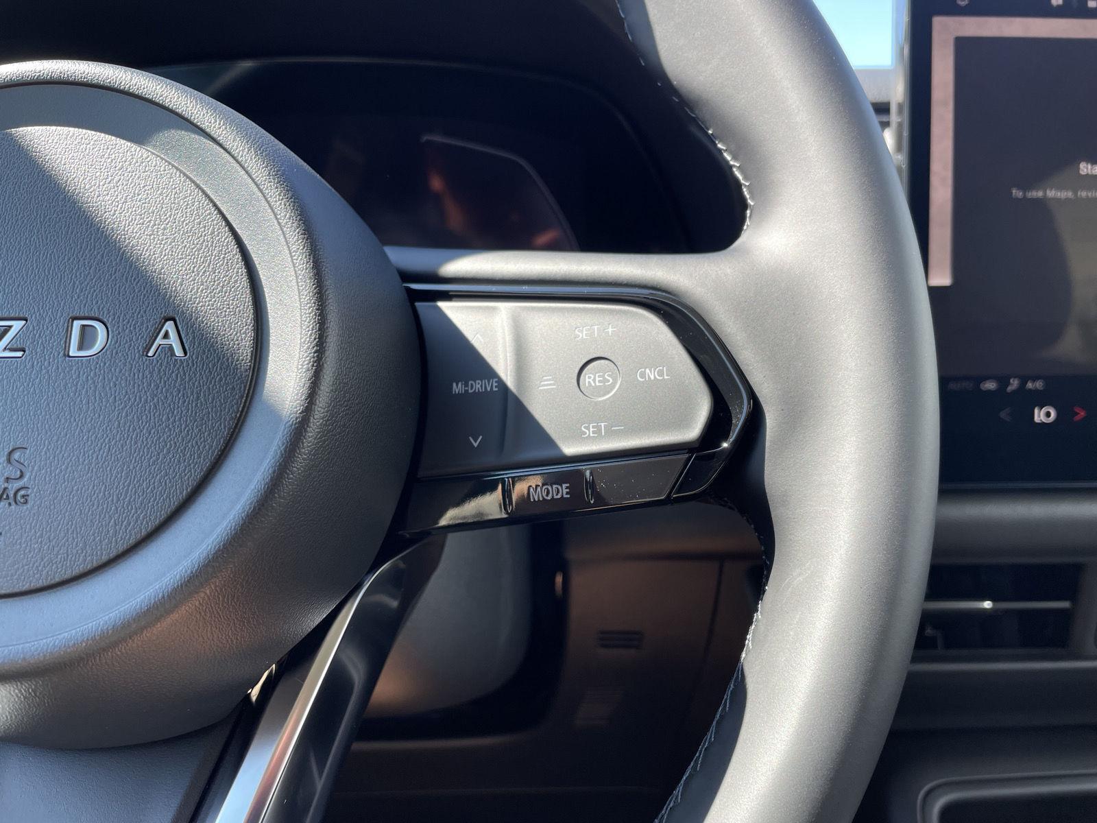 Vehicle photo 13