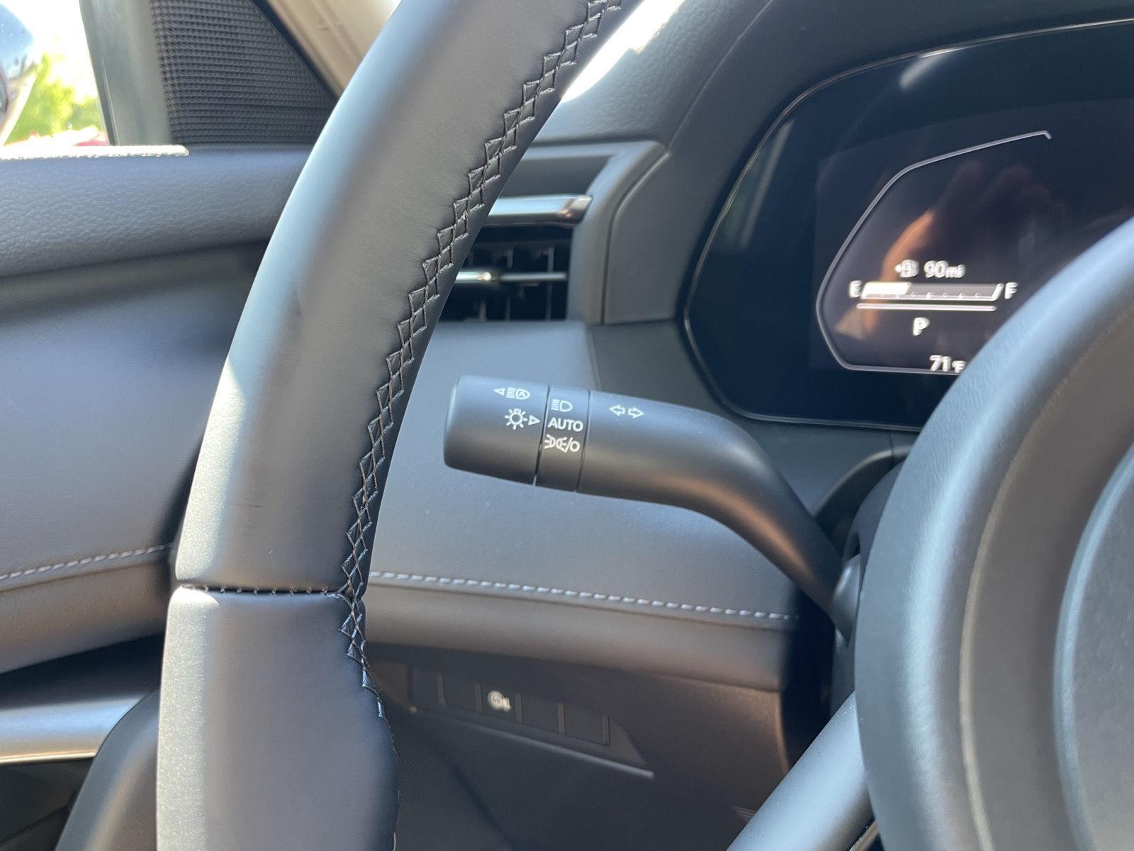Vehicle photo 15