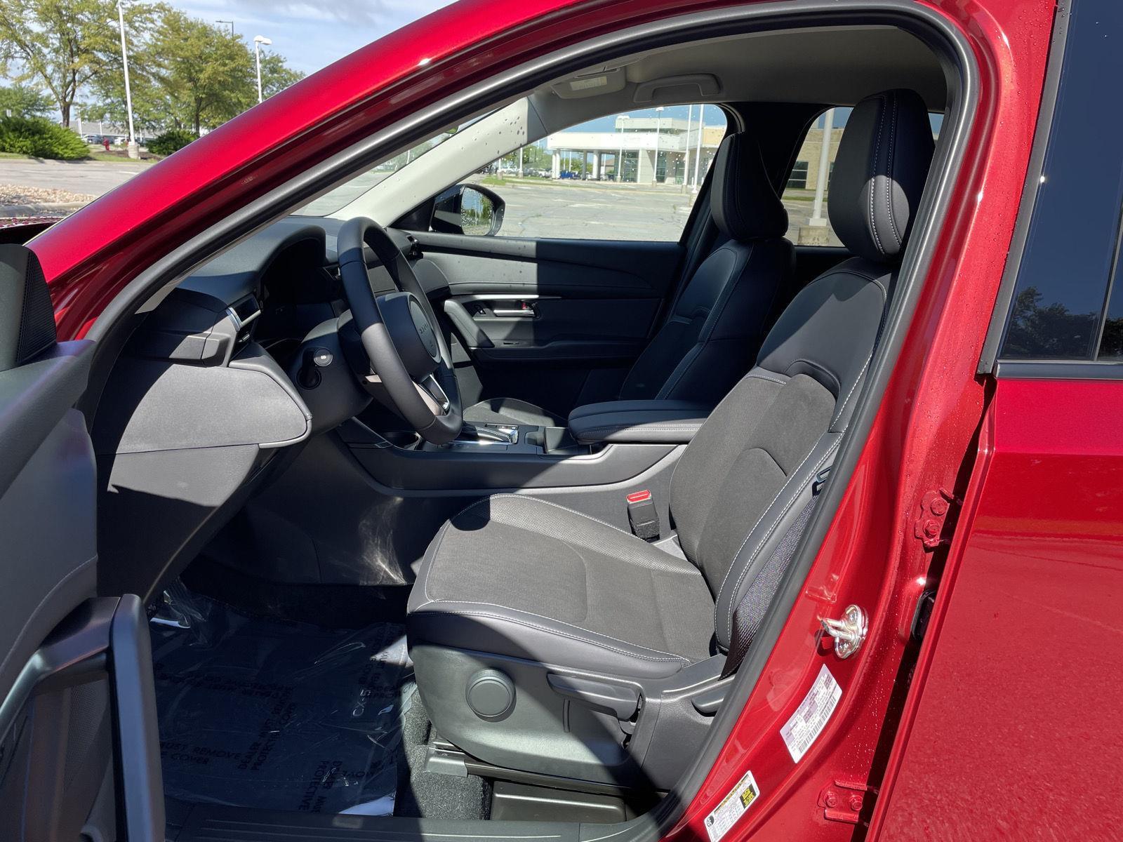 Vehicle photo 16