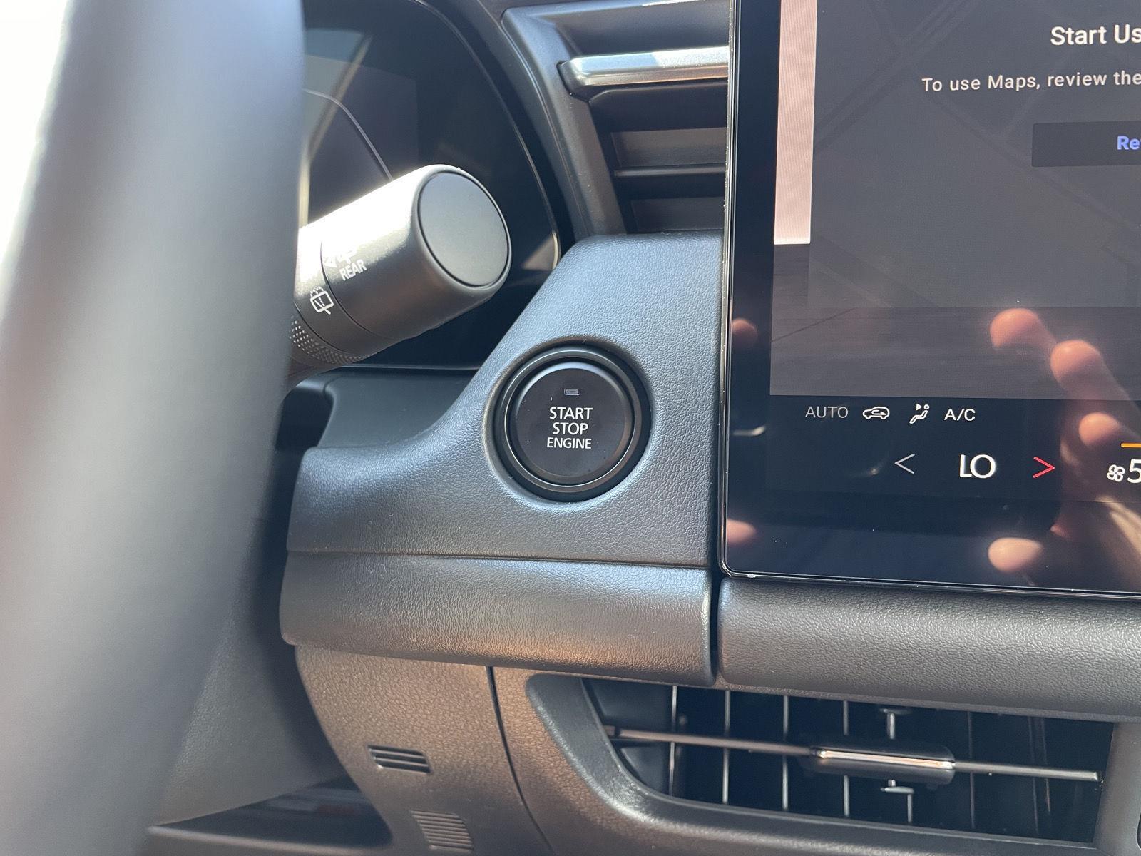 Vehicle photo 23