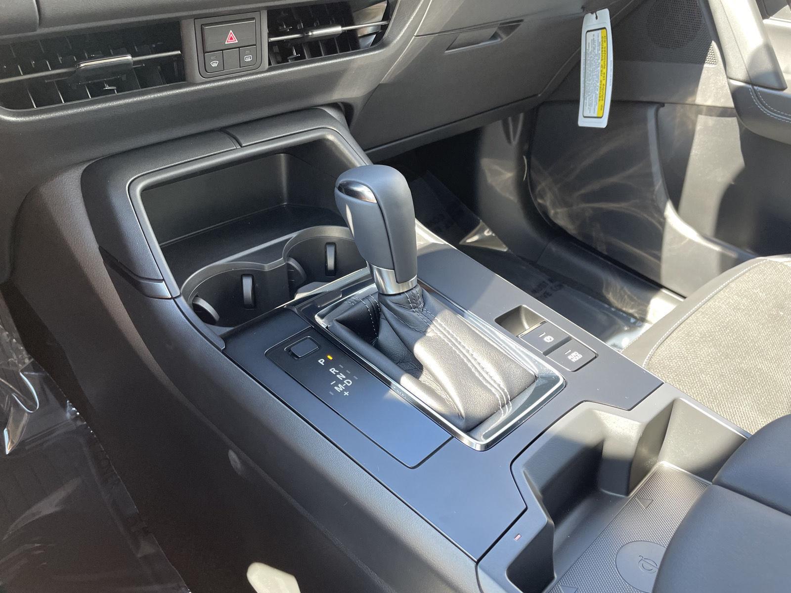 Vehicle photo 25