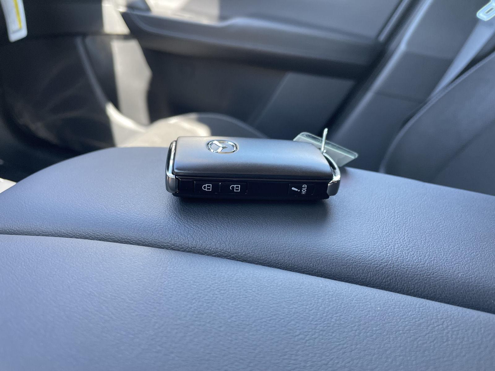 Vehicle photo 33